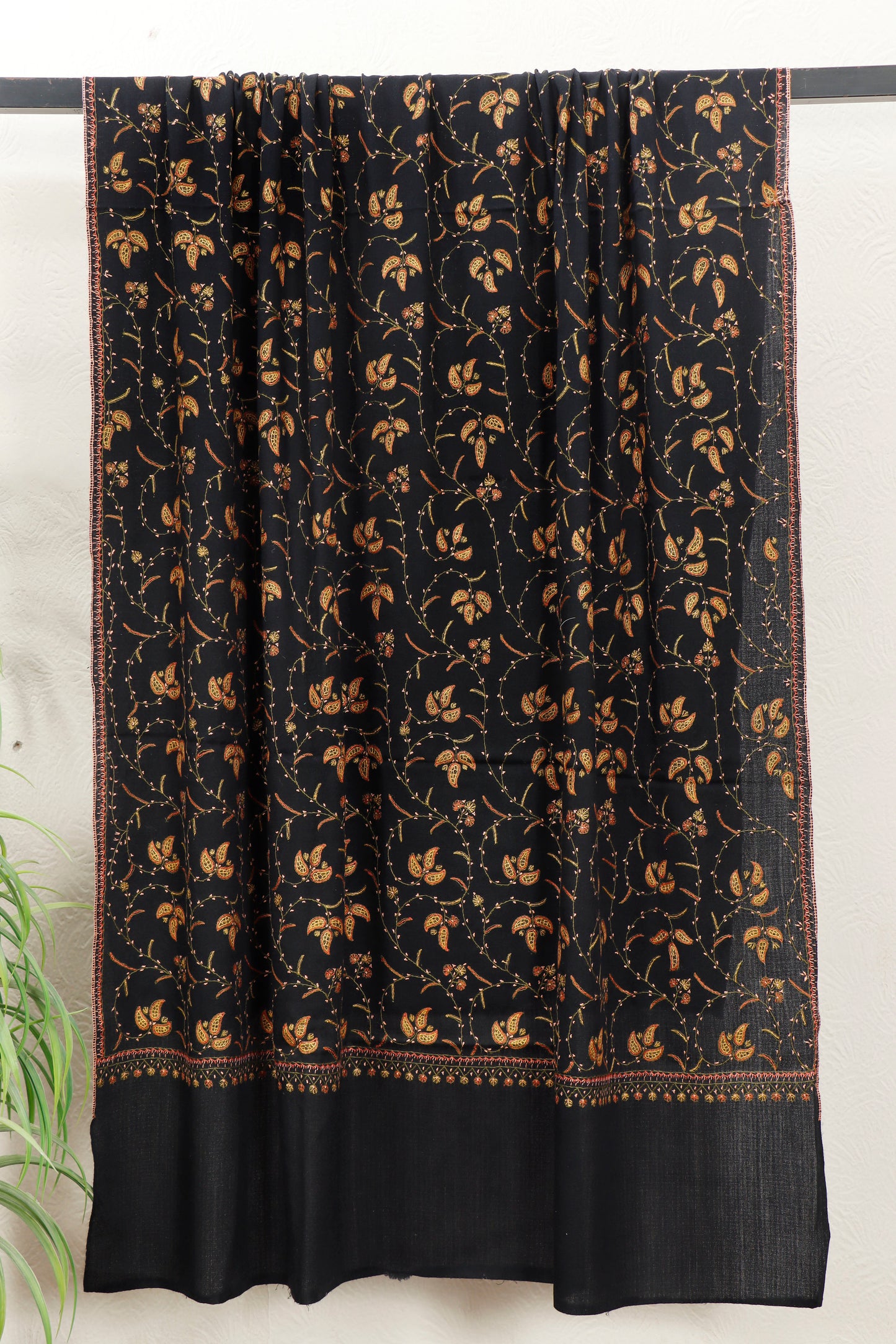 Kashmiri Shawl Sui Work
