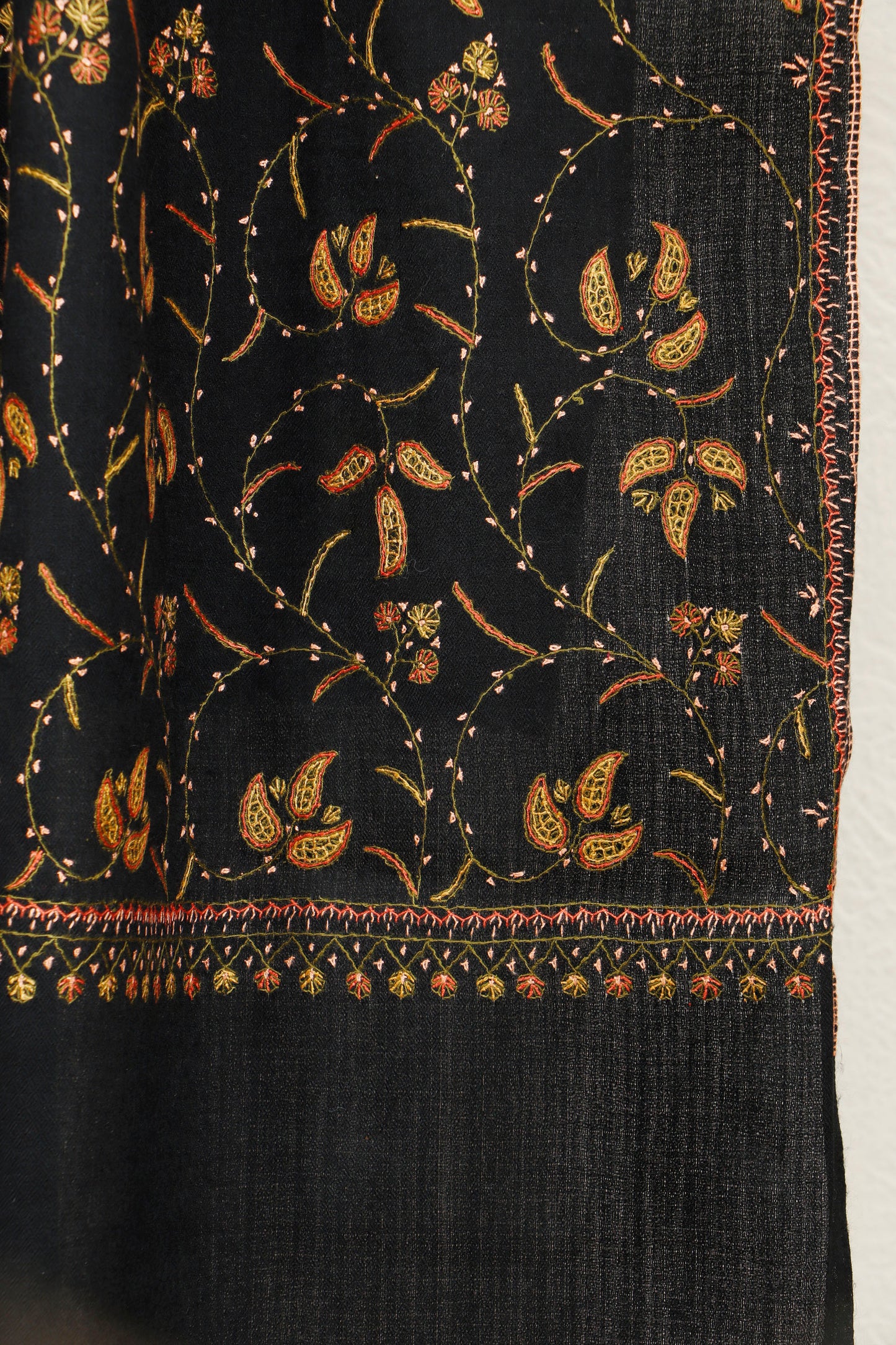 Kashmiri Shawl Sui Work