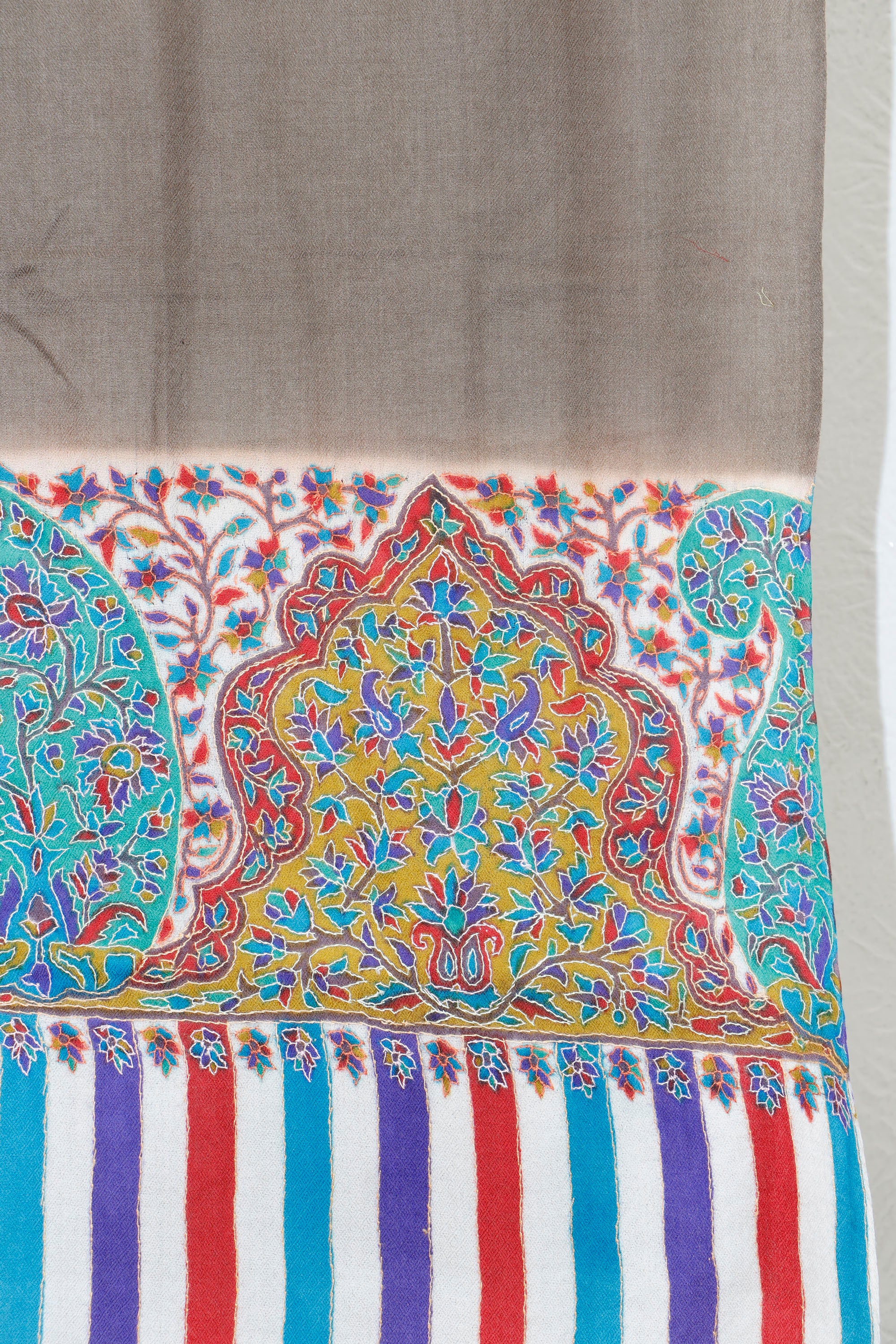 Kashmiri Shawl Sui Work