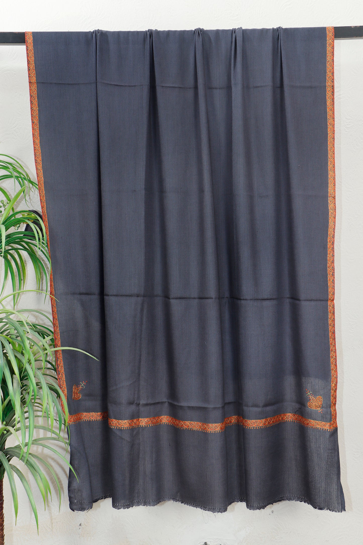 Kashmiri Shawl Sui Work