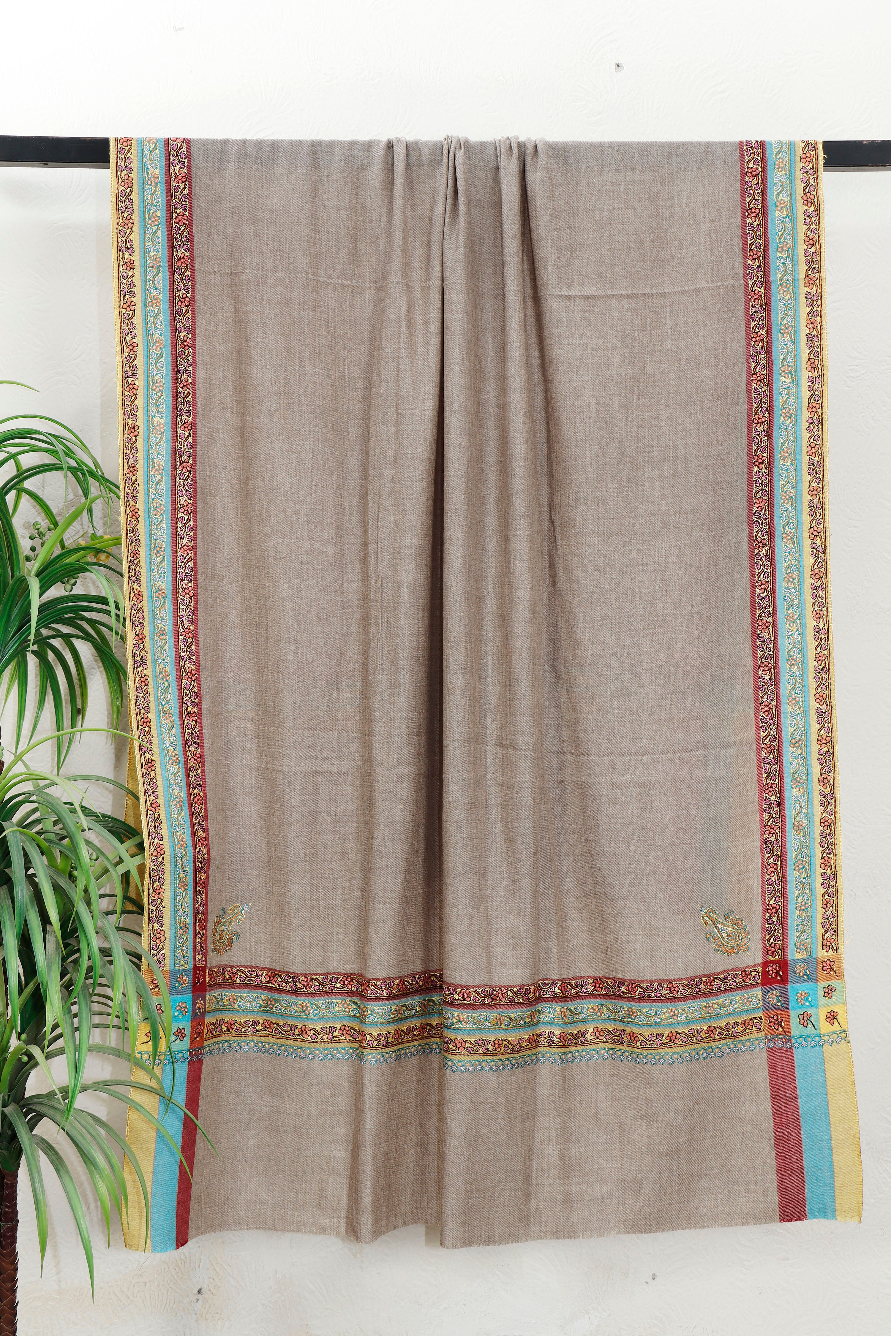 Kashmiri Shawl Sui Work