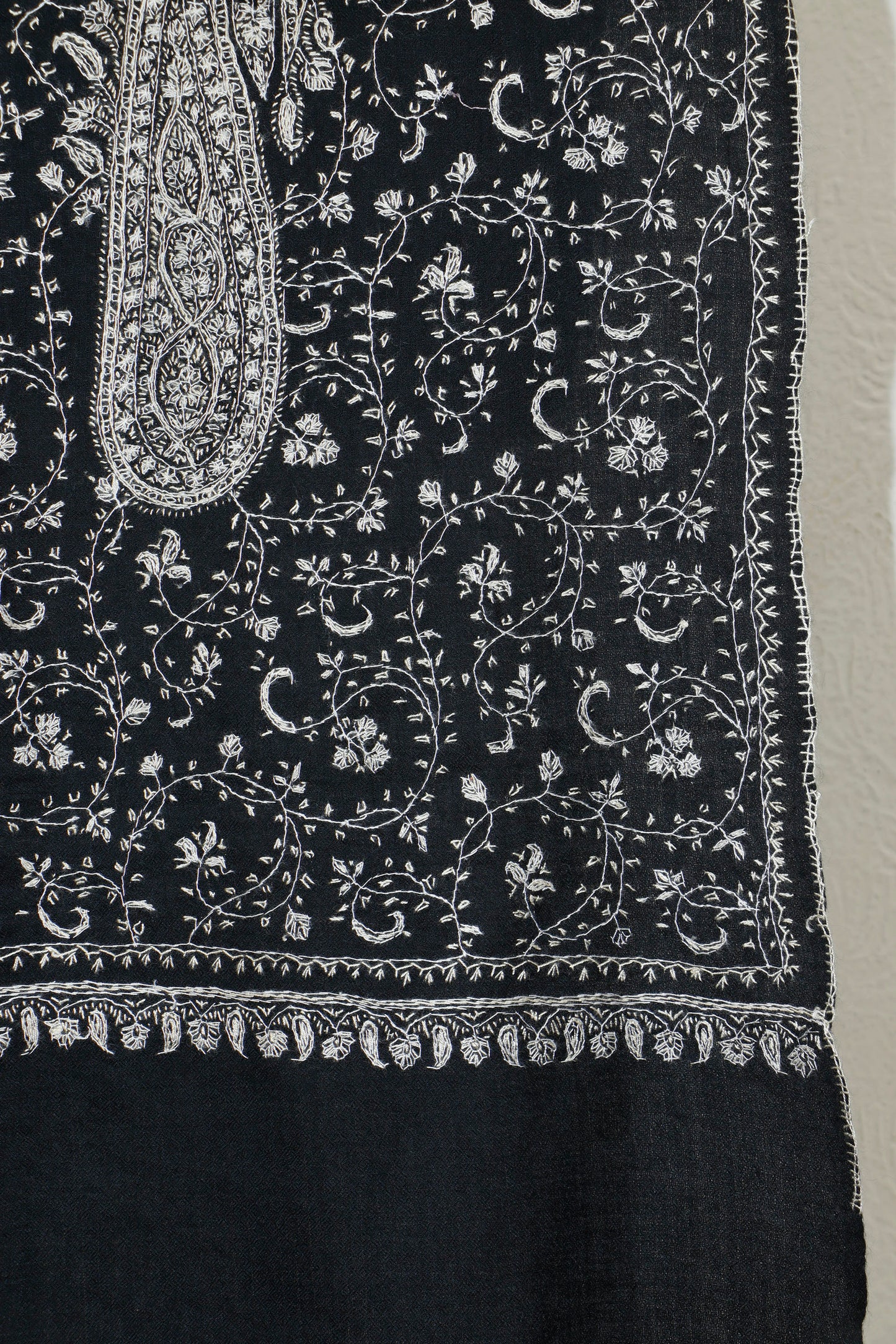 Kashmiri Shawl Sui Work