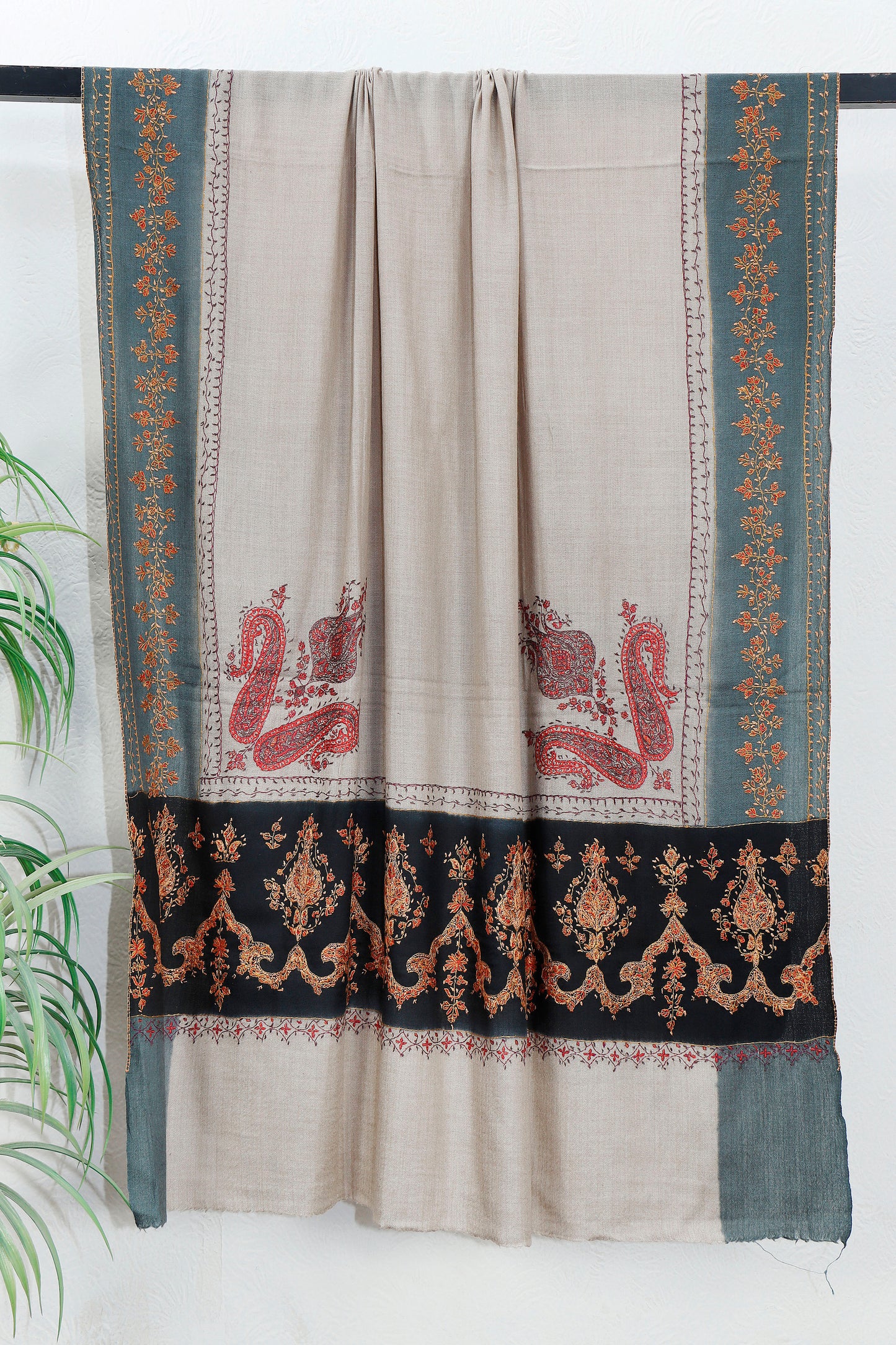Kashmiri Shawl Sui Work