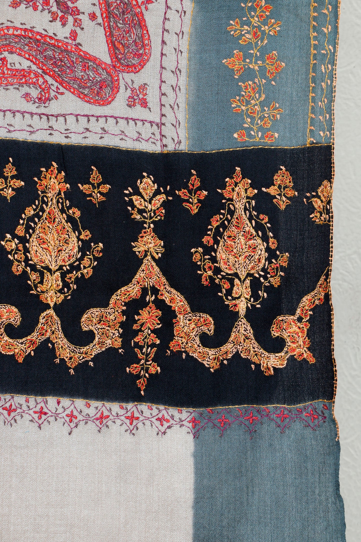 Kashmiri Shawl Sui Work