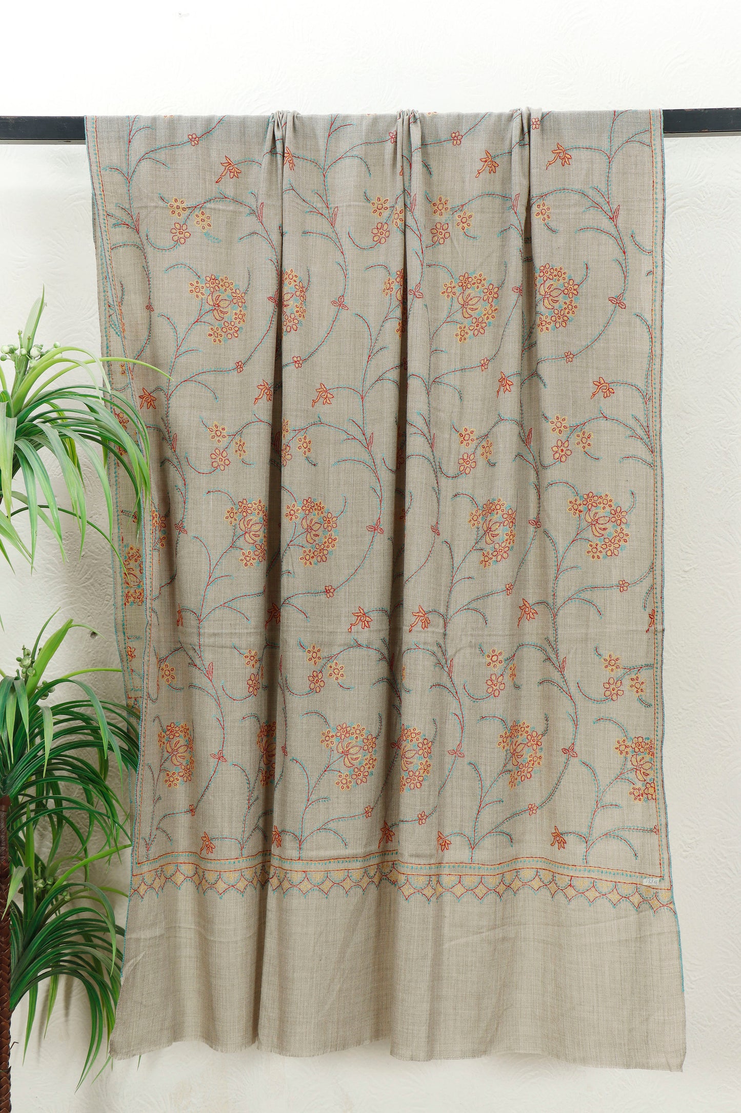 Sui Jaal Toosh Shawl