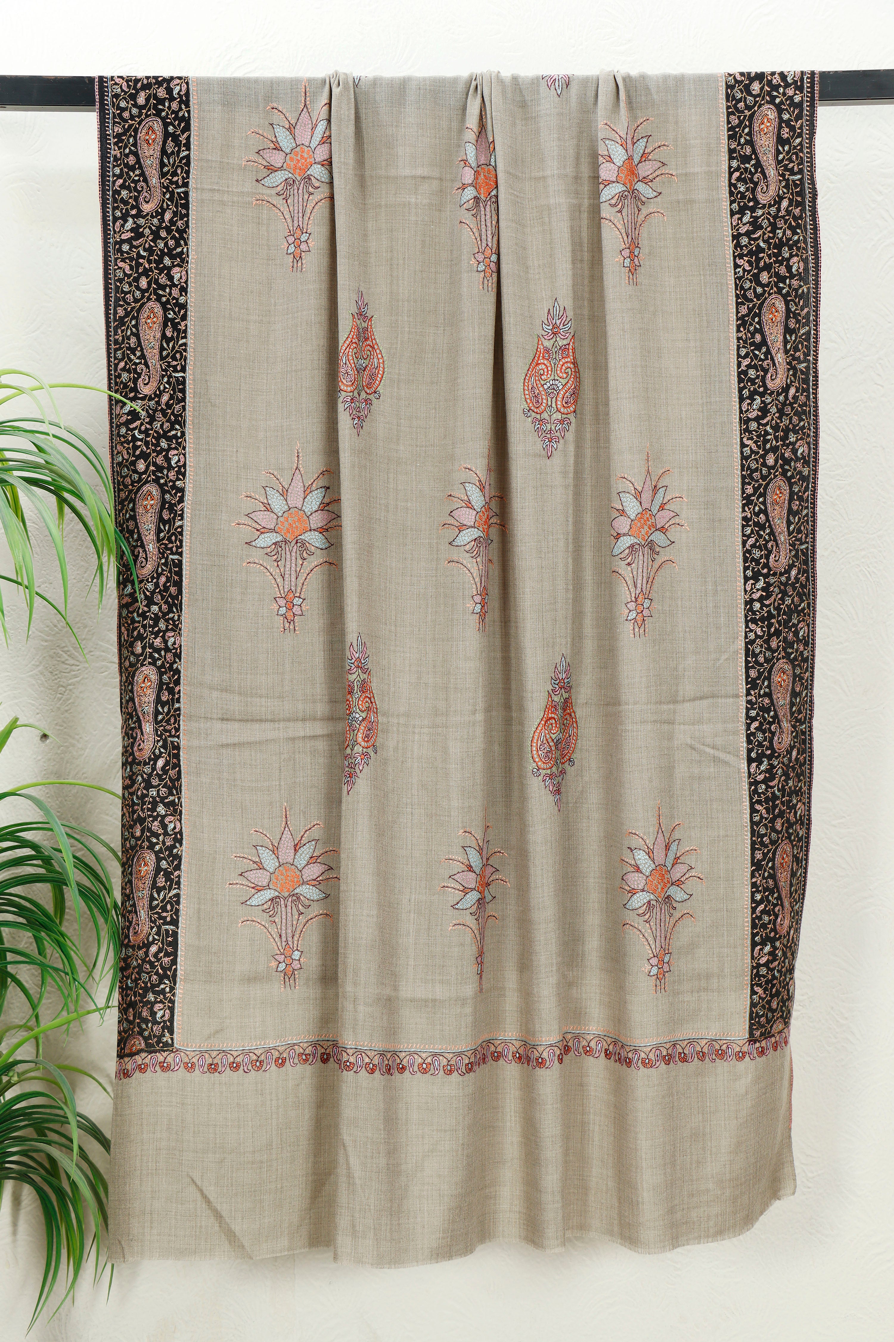 Sui Jaal Toosh Shawl