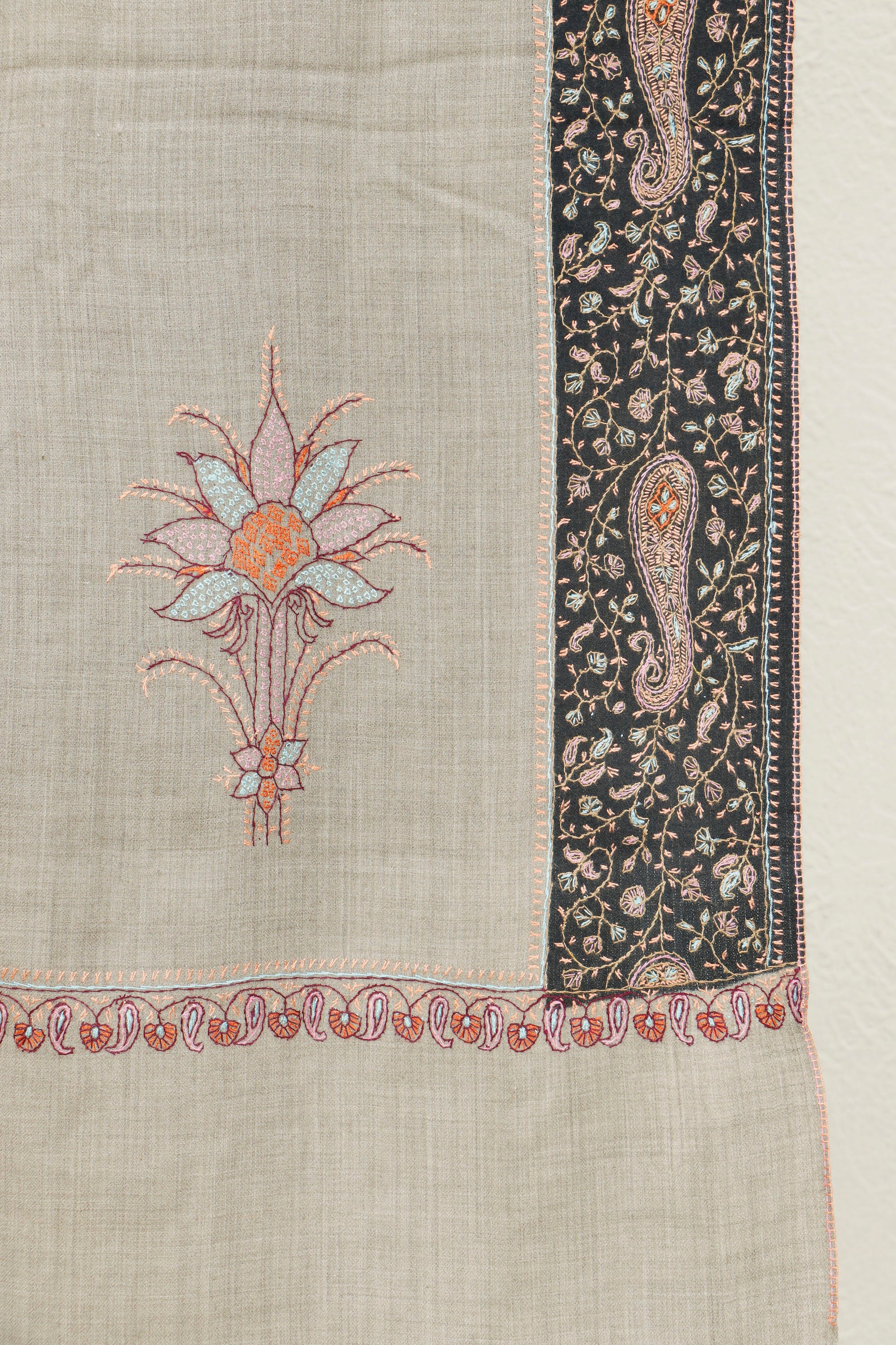 Sui Jaal Toosh Shawl
