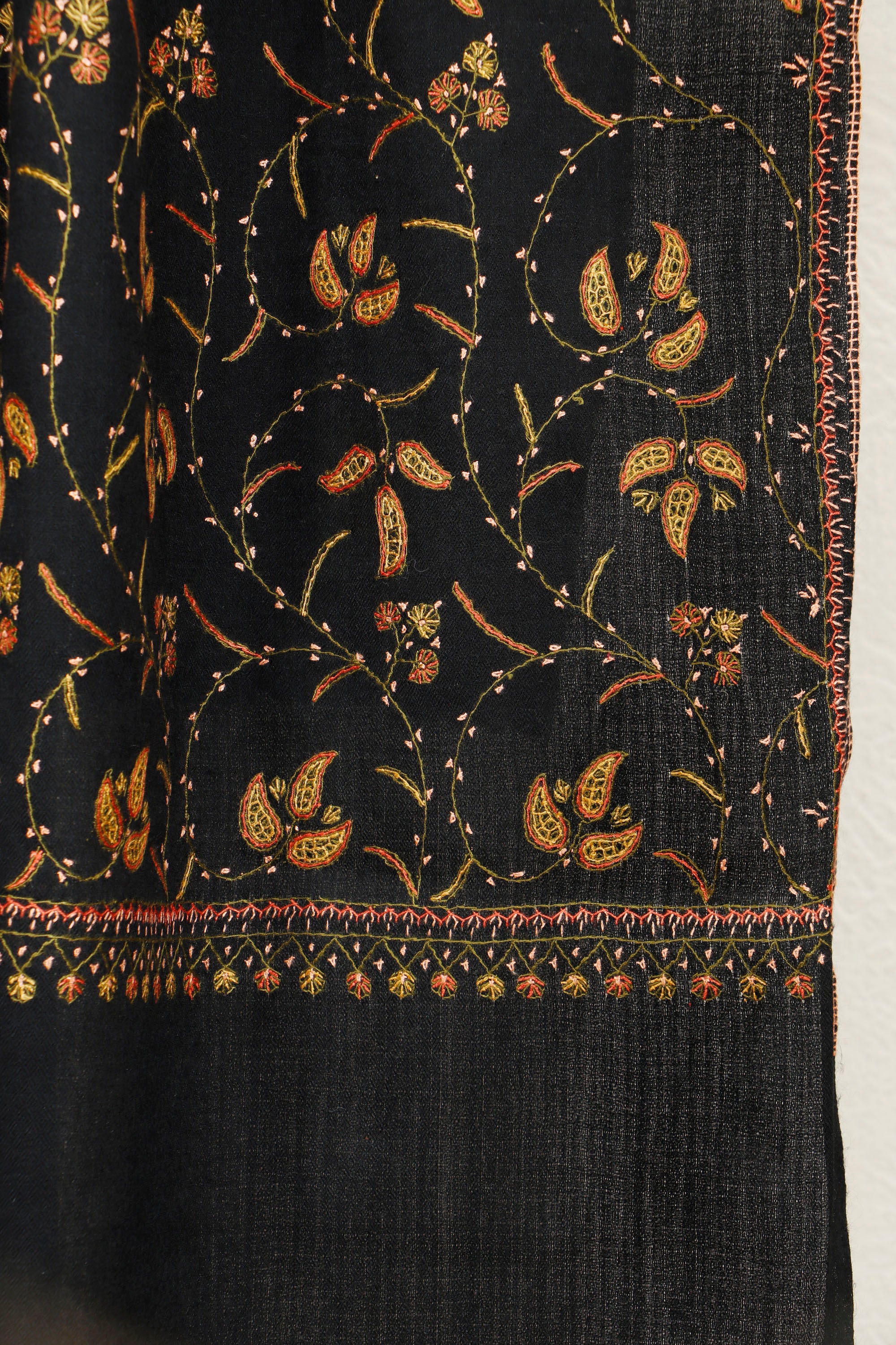 Sui Jaal Toosh Shawl