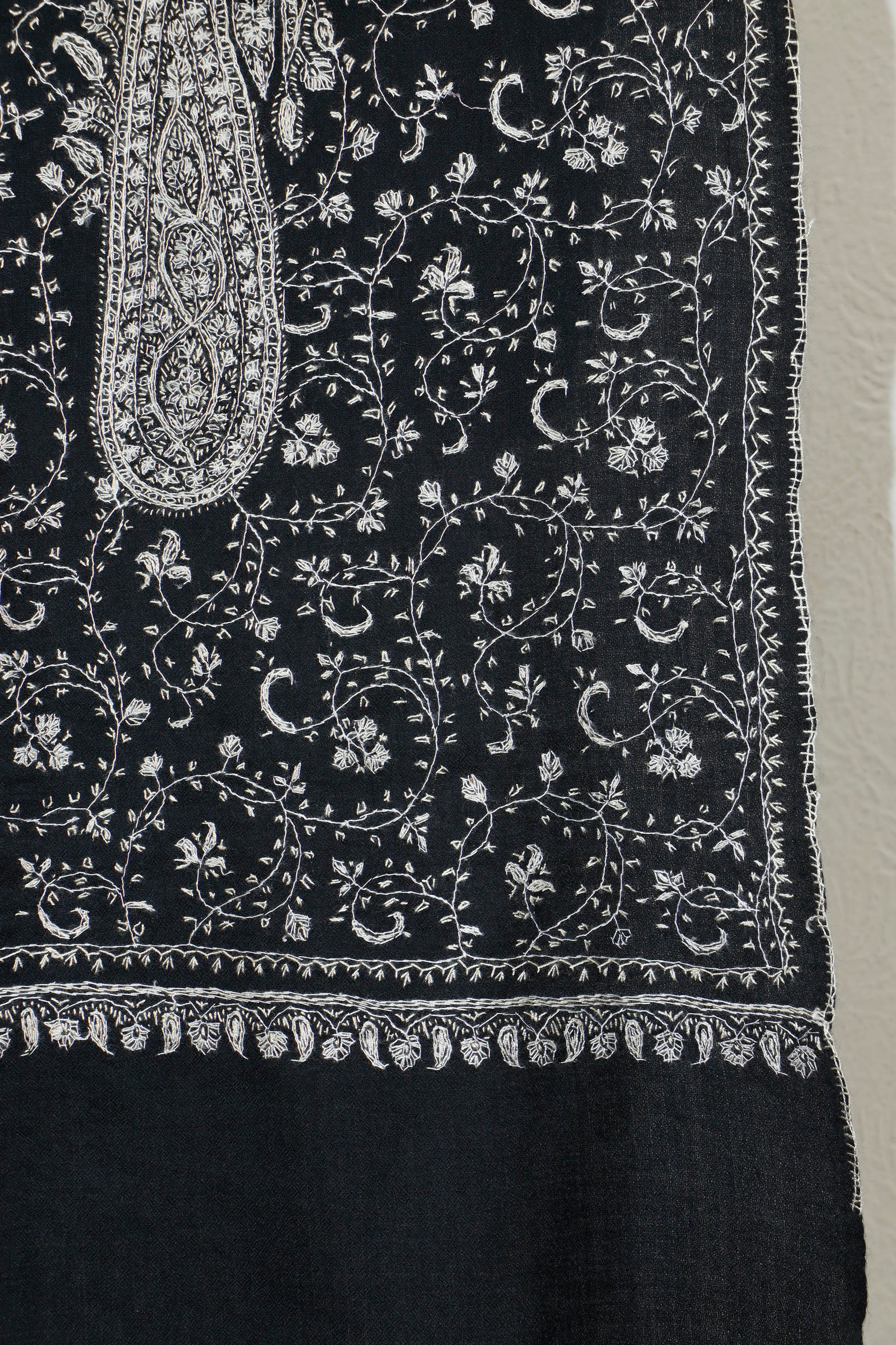 Sui Jaal Toosh Shawl
